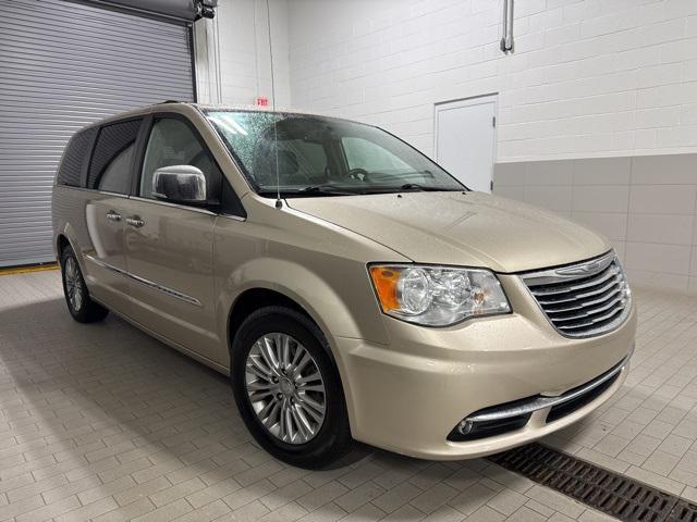 2016 Chrysler Town & Country