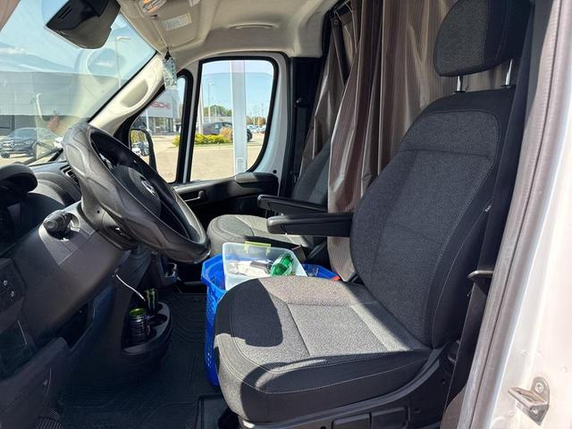 Photo of 2023 Bright White Clearcoat RAM ProMaster 1500