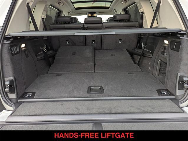 Photo of 2025 Mineral White Metallic BMW X7
