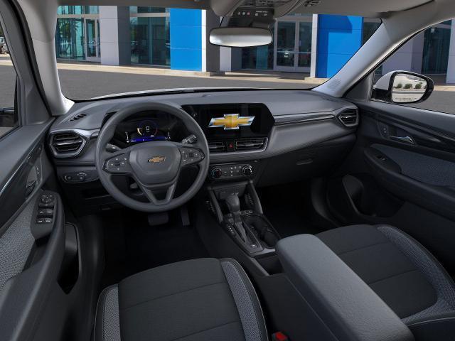 Photo of 2026 Summit White Chevrolet Trailblazer