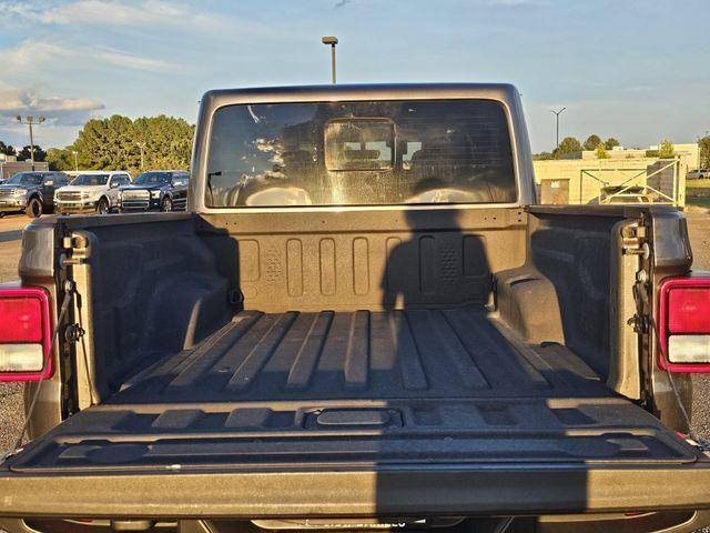 Photo of 2023 Granite Crystal Clearcoat Metallic Jeep Gladiator