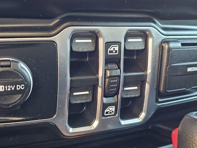Photo of 2023 Granite Crystal Clearcoat Metallic Jeep Gladiator