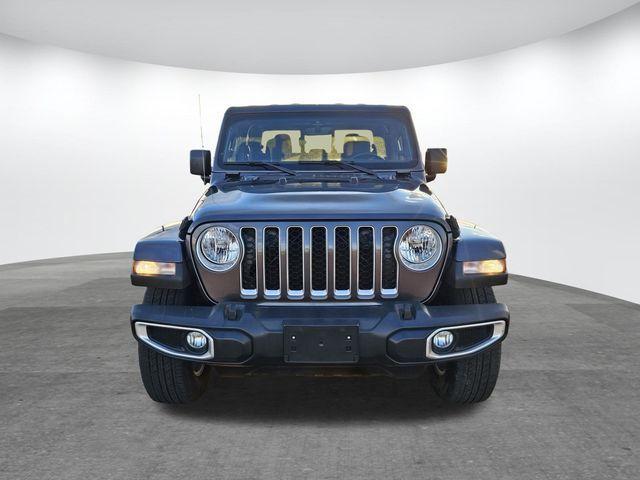 Photo of 2023 Granite Crystal Clearcoat Metallic Jeep Gladiator