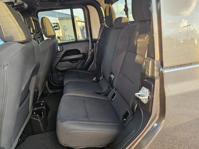 Photo of 2023 Granite Crystal Clearcoat Metallic Jeep Gladiator