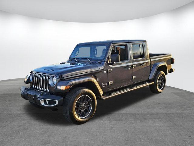 Photo of 2023 Granite Crystal Clearcoat Metallic Jeep Gladiator