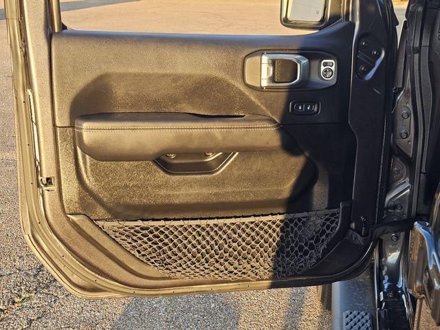Photo of 2023 Granite Crystal Clearcoat Metallic Jeep Gladiator