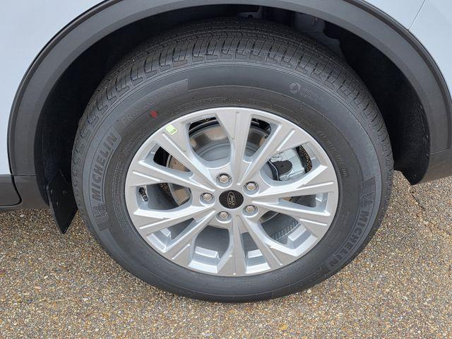 Photo of 2025 Space Silver Ford Escape