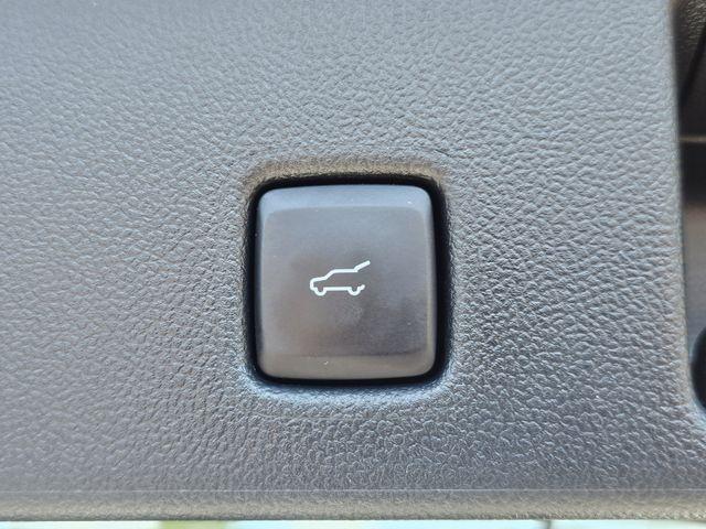 Photo of 2023 Iconic Silver Metallic Ford Escape