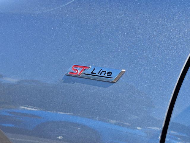 Photo of 2023 Iconic Silver Metallic Ford Escape