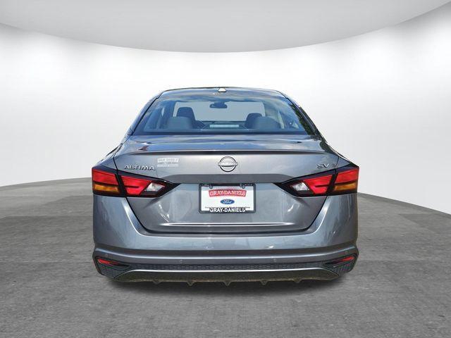 Photo of 2024 Gun Metallic Nissan Altima
