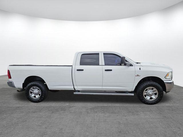 Photo of 2018 Bright White Clearcoat RAM 3500