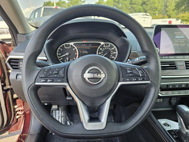 Photo of 2023 Garnet Pearl Nissan Altima