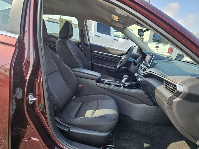 Photo of 2023 Garnet Pearl Nissan Altima