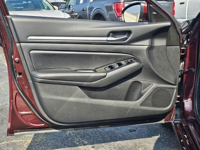 Photo of 2023 Garnet Pearl Nissan Altima