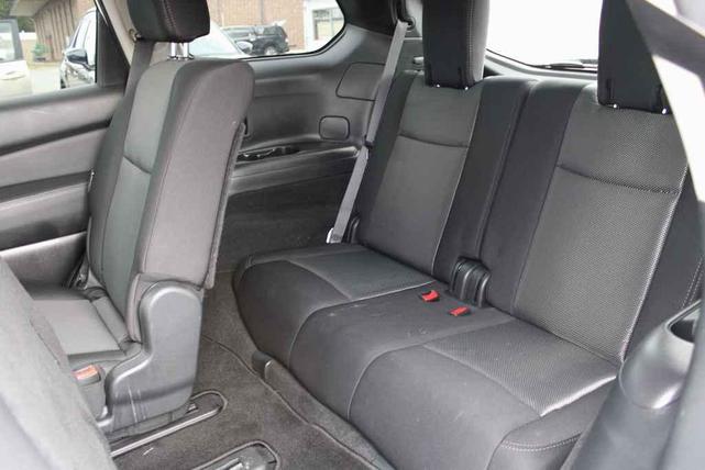 Photo of 2020 Glacier White Nissan Pathfinder