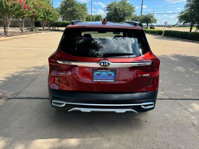Photo of 2021 Orange Kia Seltos