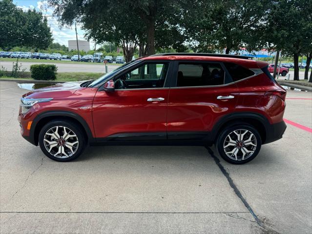 Photo of 2021 Orange Kia Seltos