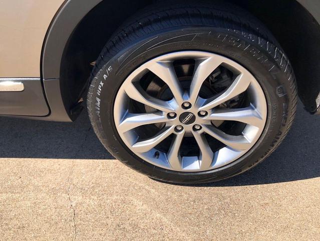 Photo of 2019 Beige Lincoln MKC
