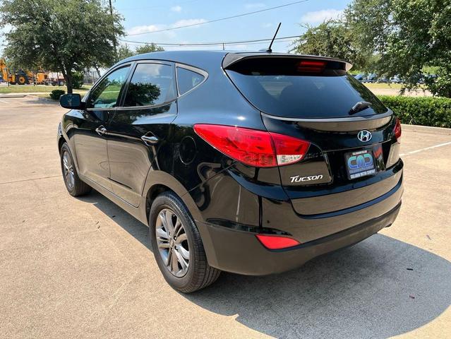 Photo of 2015 Black Hyundai TUCSON