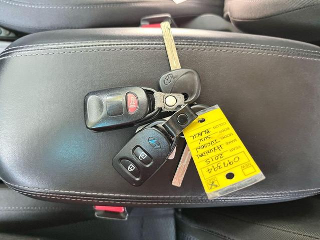 Photo of 2015 Black Hyundai TUCSON