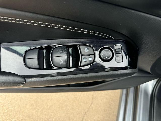 Photo of 2020 Gray Nissan Altima