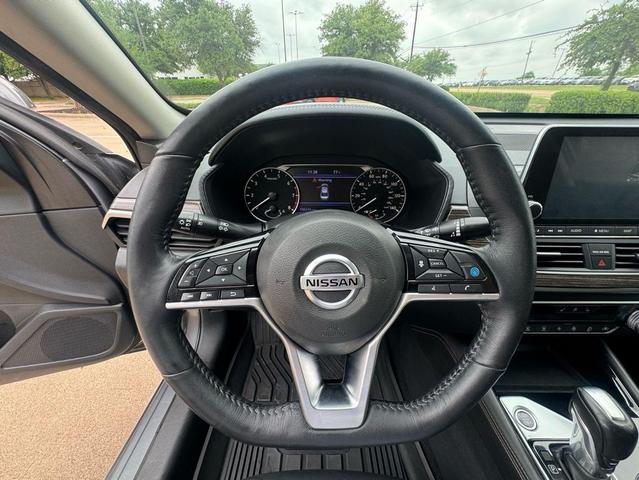 Photo of 2020 Gray Nissan Altima