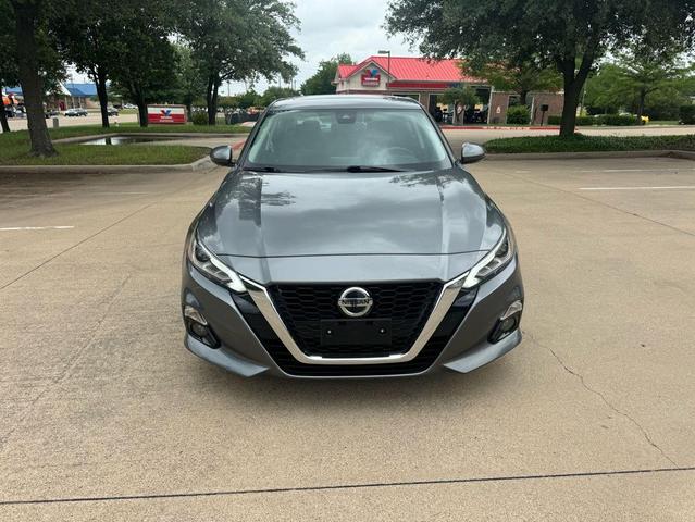 Photo of 2020 Gray Nissan Altima