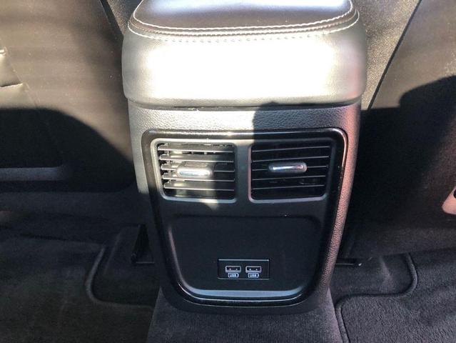 Photo of 2018 White Dodge Charger