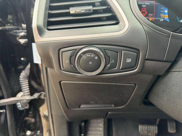 Photo of 2023 Black Ford Edge
