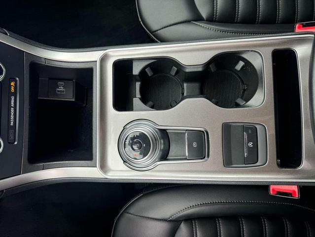 Photo of 2023 Black Ford Edge