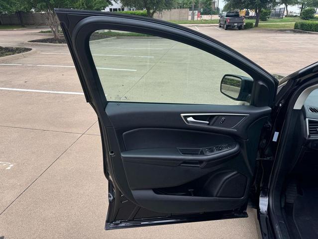 Photo of 2023 Black Ford Edge