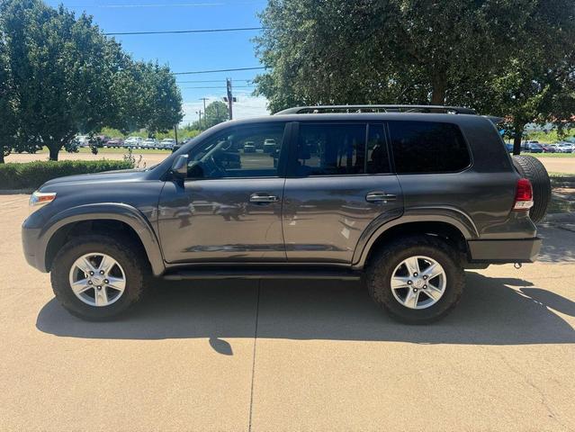 Photo of 2009 Gray Toyota Land Cruiser
