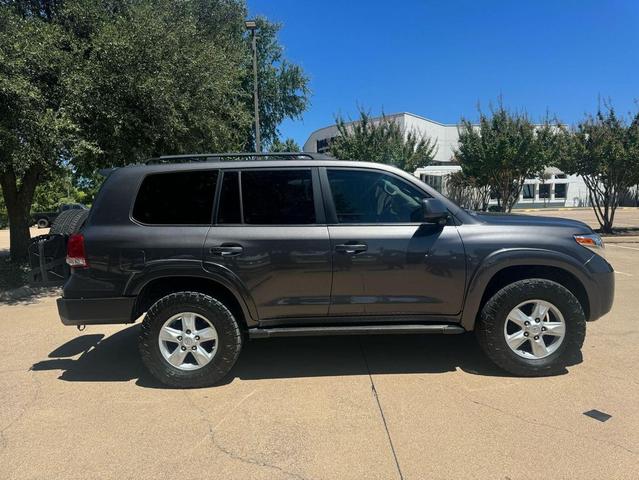 Photo of 2009 Gray Toyota Land Cruiser