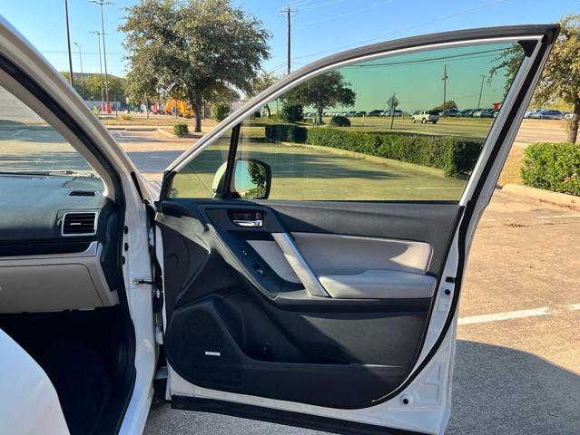 Photo of 2018 White Subaru Forester