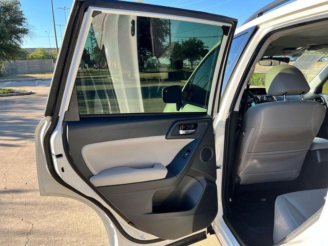 Photo of 2018 White Subaru Forester