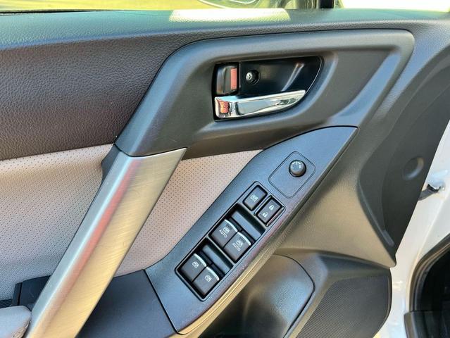 Photo of 2018 White Subaru Forester