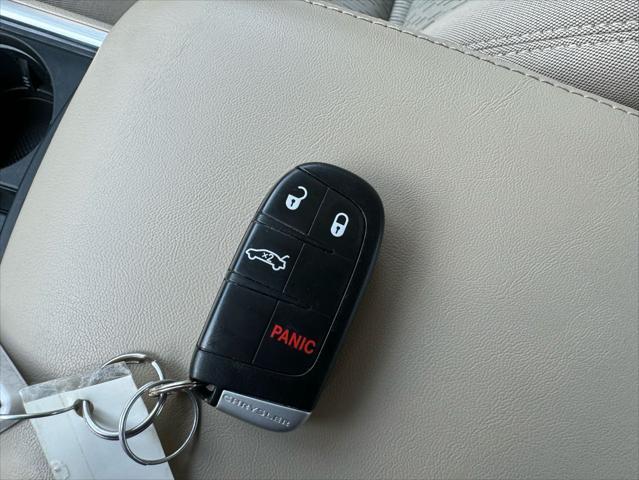 Photo of 2012 Beige Chrysler 300