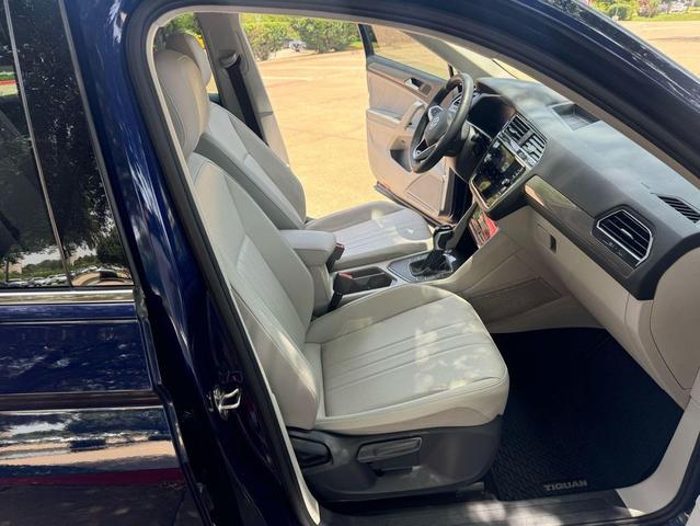 Photo of 2022 Blue Volkswagen Tiguan