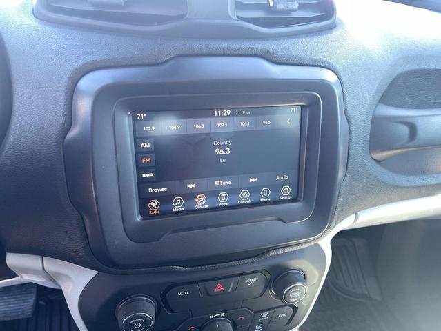 Photo of 2019 White Jeep Renegade