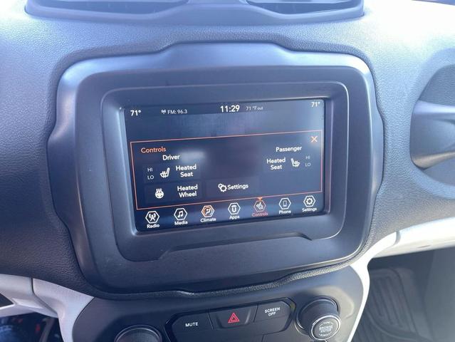 Photo of 2019 White Jeep Renegade
