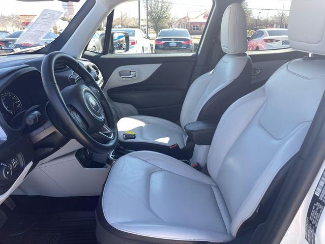 Photo of 2019 White Jeep Renegade