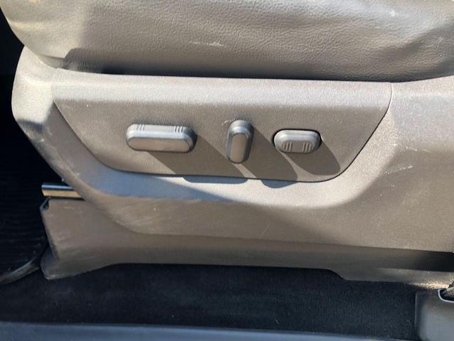 Photo of 2012 White Ford F-250