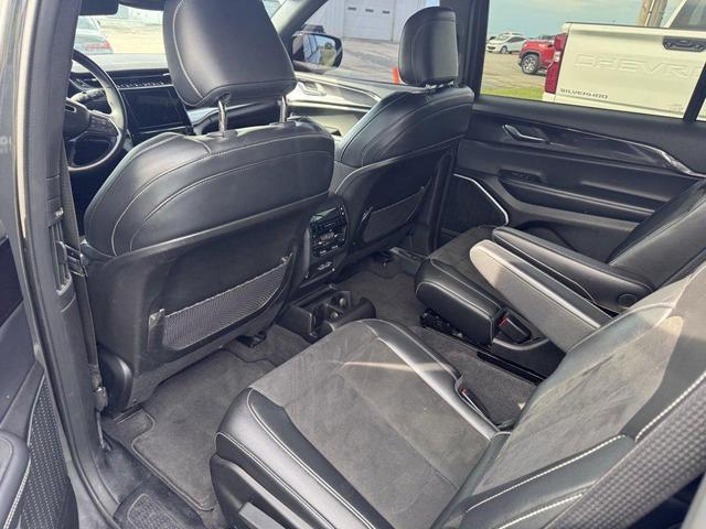 Photo of 2021 Metallic Jeep Grand Cherokee L