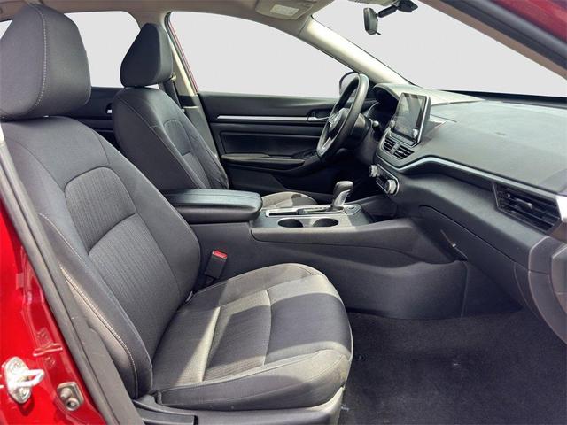 Photo of 2022 Scarlet Ember Nissan Altima