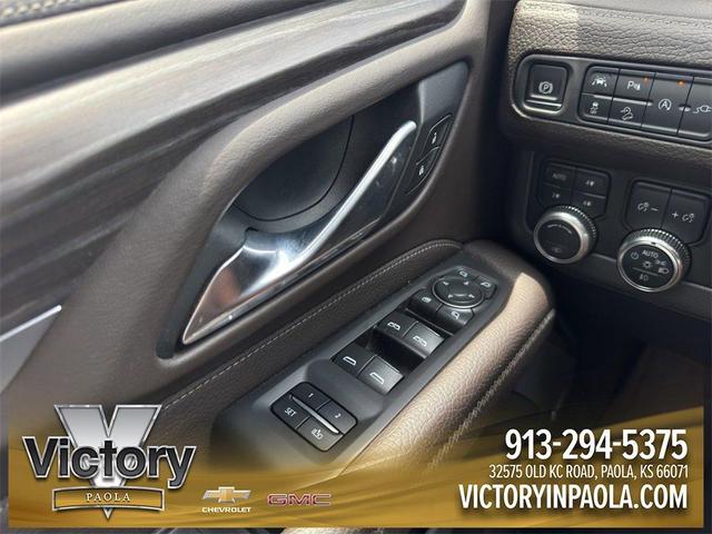 Photo of 2021 Summit White GMC Yukon