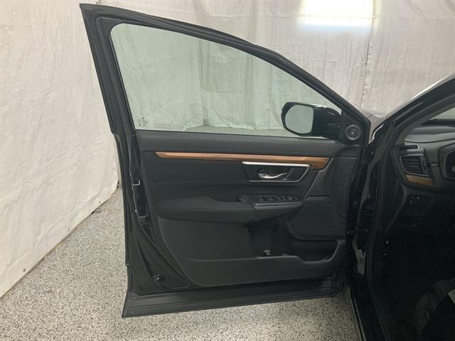 Photo of 2022 Crystal Black Pearl Honda CR-V