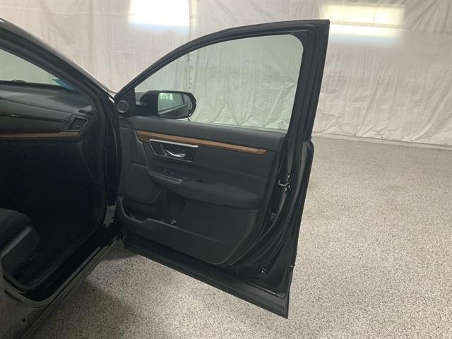 Photo of 2022 Crystal Black Pearl Honda CR-V