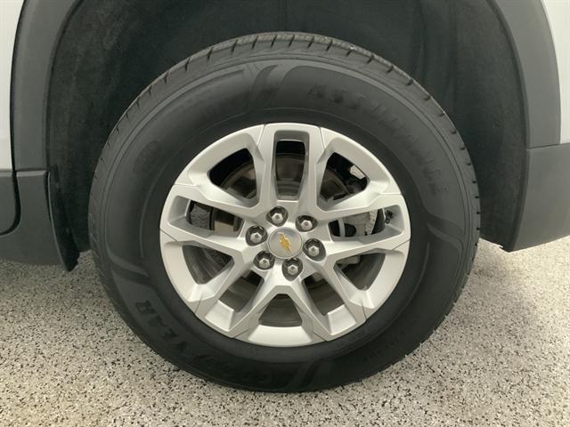 Photo of 2023 Sterling Gray Metallic Chevrolet Traverse