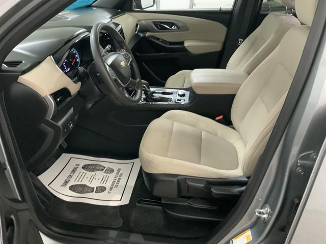 Photo of 2023 Sterling Gray Metallic Chevrolet Traverse