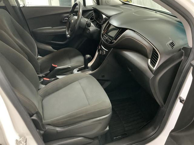 Photo of 2018 Summit White Chevrolet Trax